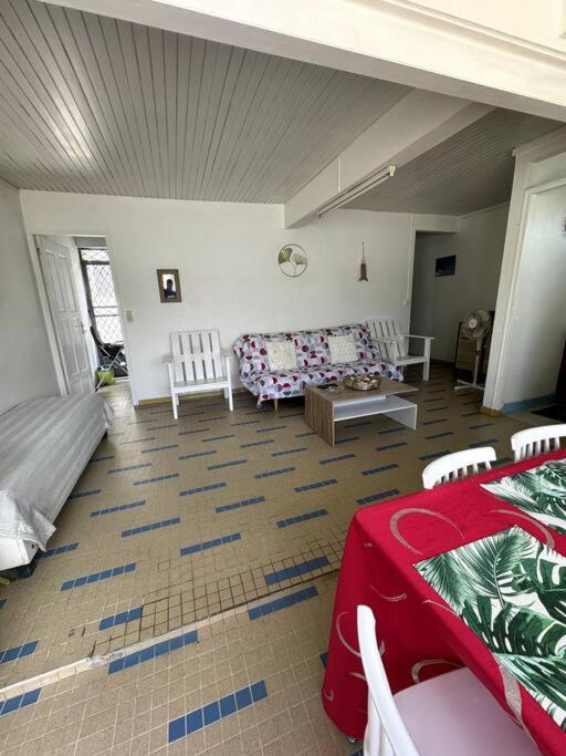 Maison Authentique A 300M De La Plage 생트안느 외부 사진