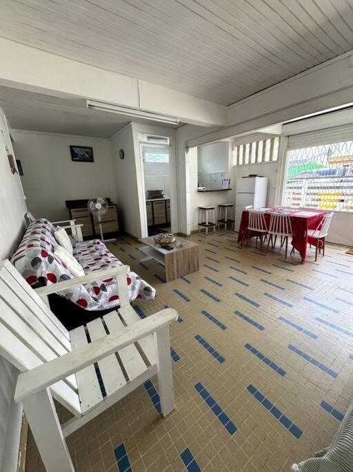 Maison Authentique A 300M De La Plage 생트안느 외부 사진